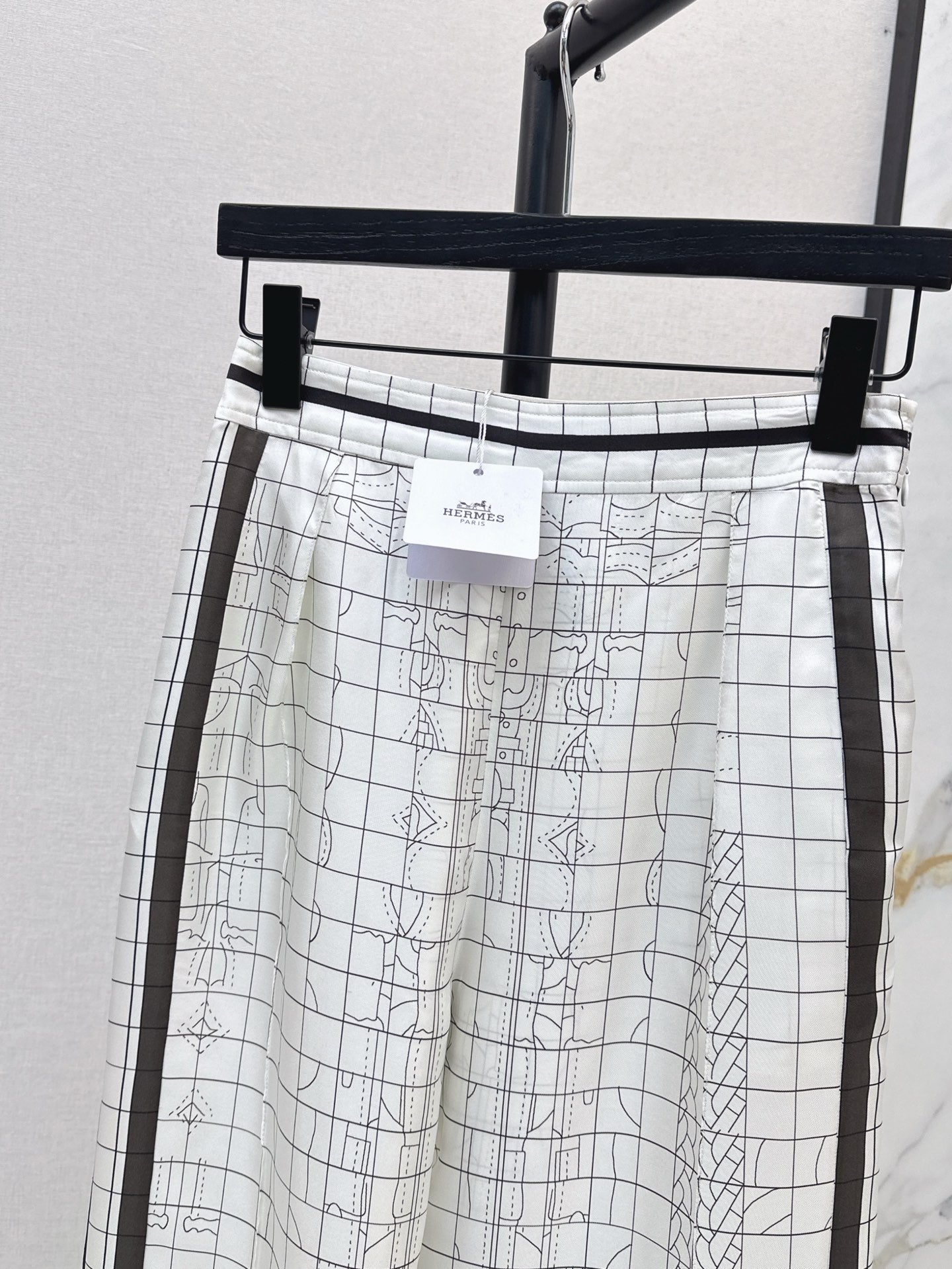 25ss Silk wide leg pants