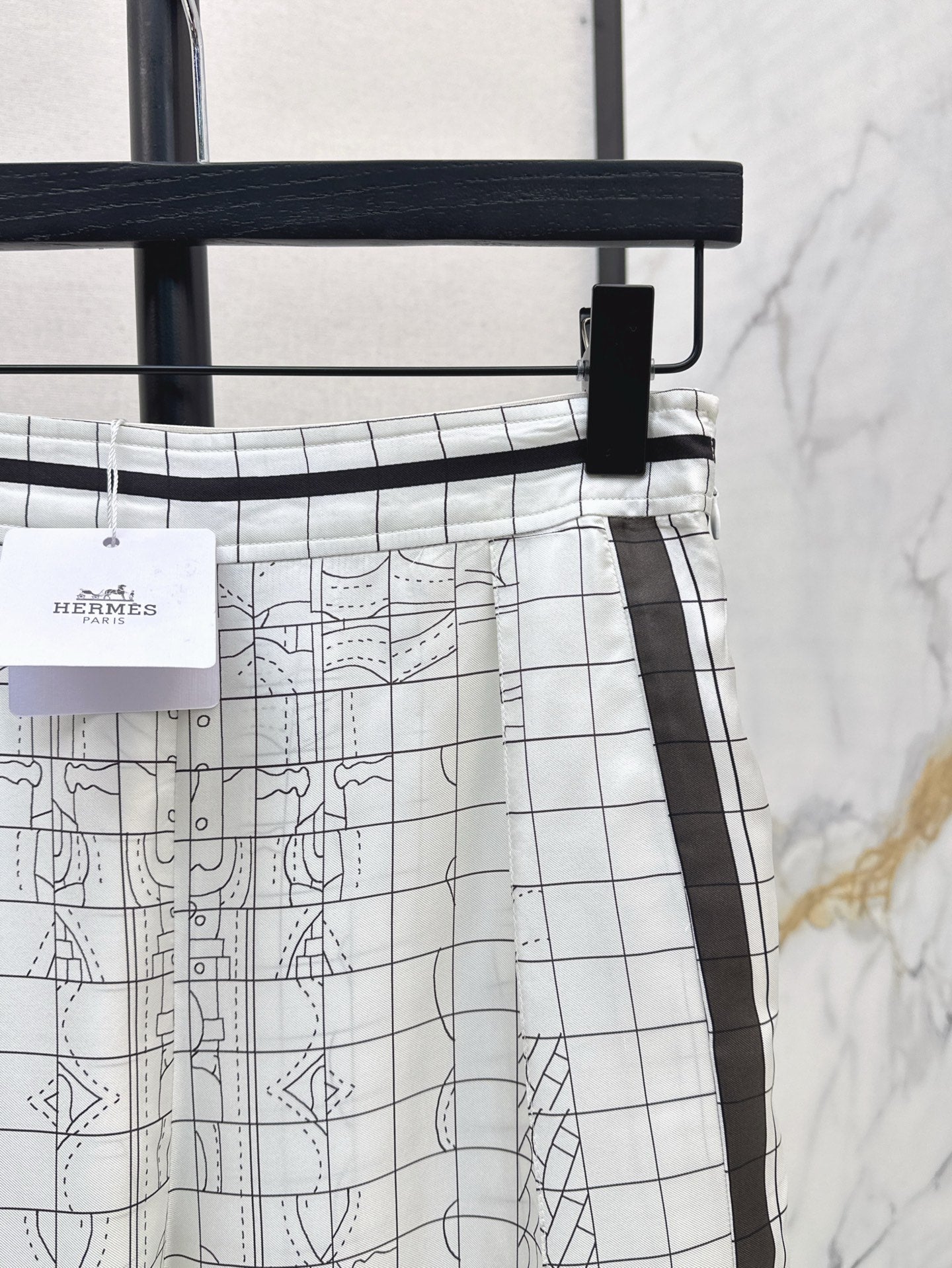 25ss Silk wide leg pants