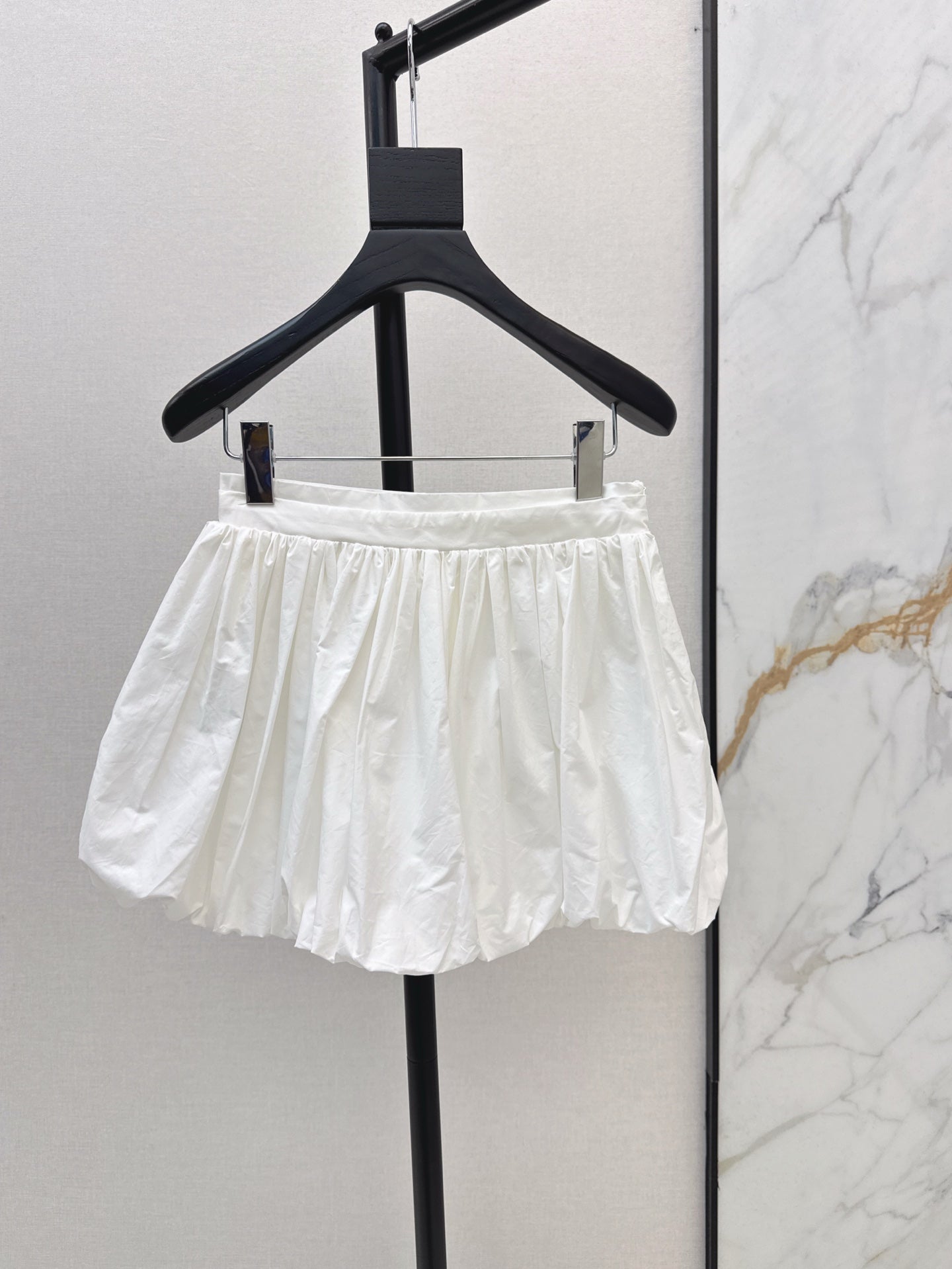 25SS pleated skirt