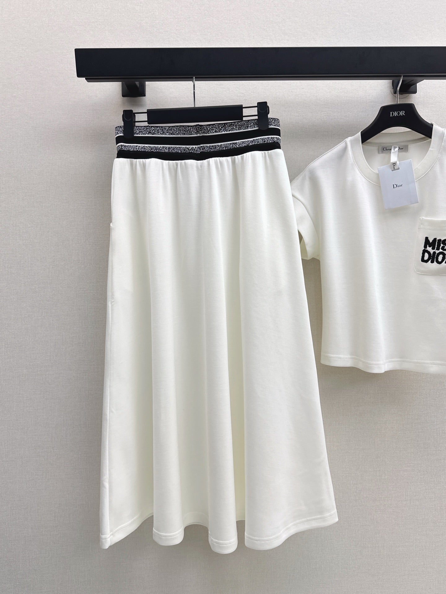 25ss miss skirt set