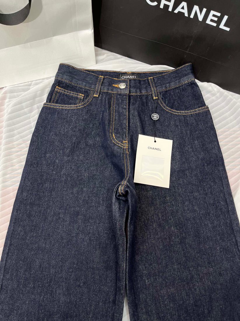 Signature Pocket Stitch Straight Jeans
