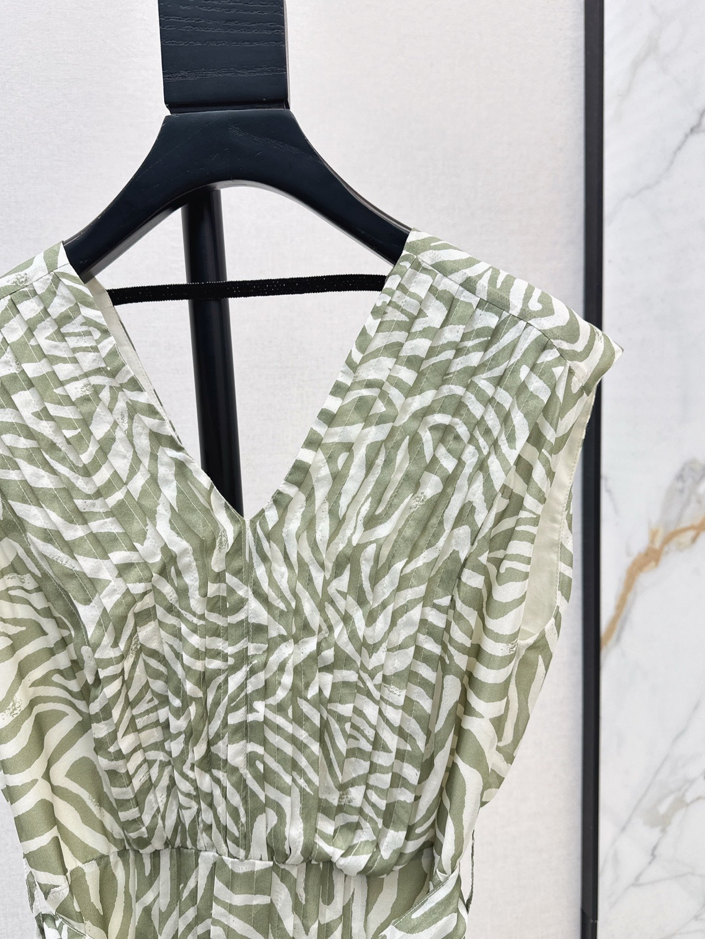 25ss Silk sleeveless dress