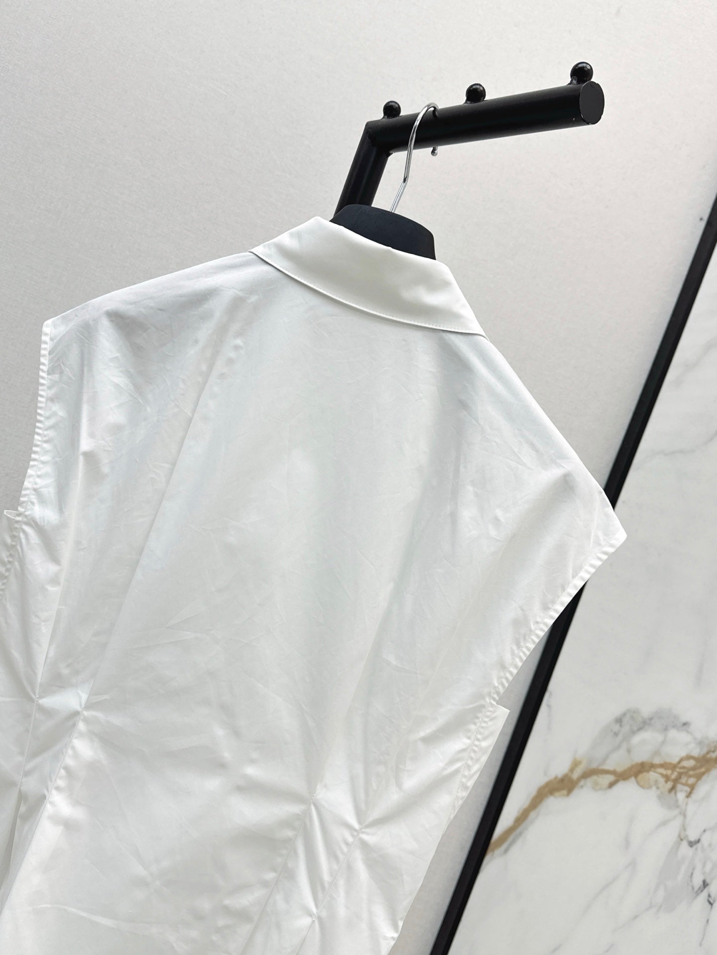 25ss sleeveless shirt