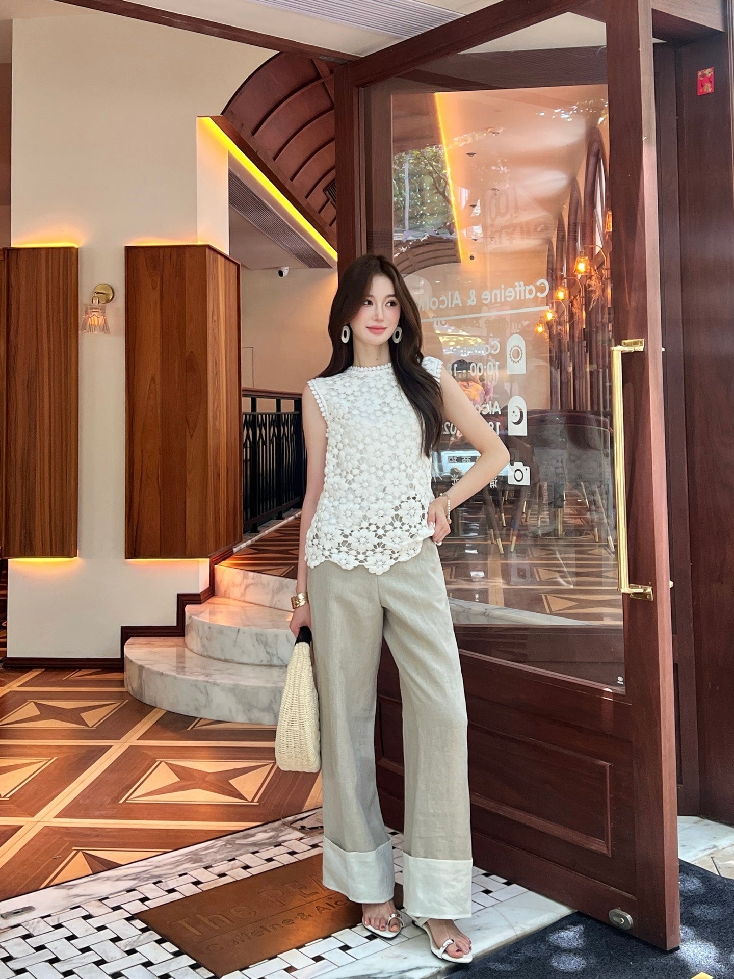 25ss Linen rolled-up pants