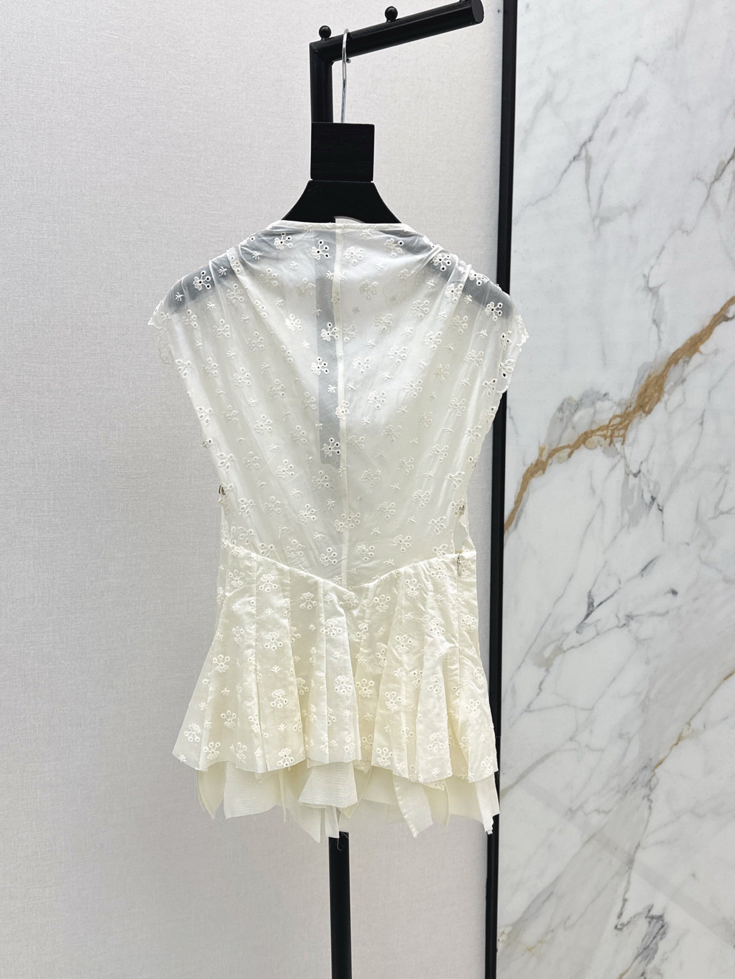 25ss embroidered top