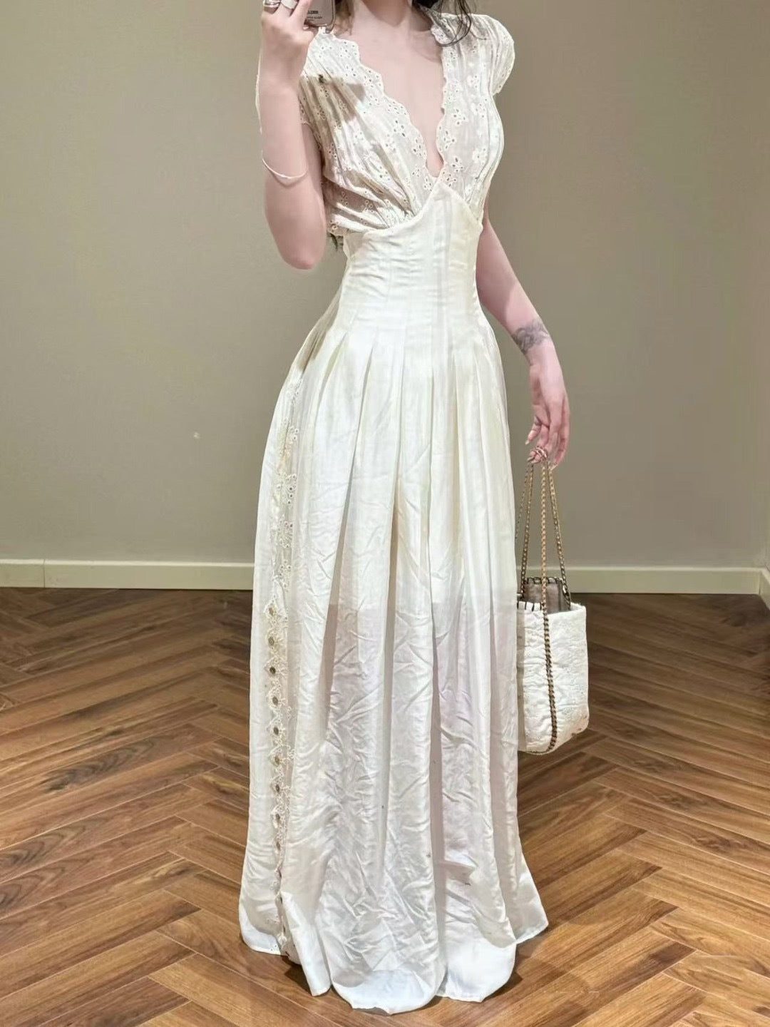 25SS embroidered dress