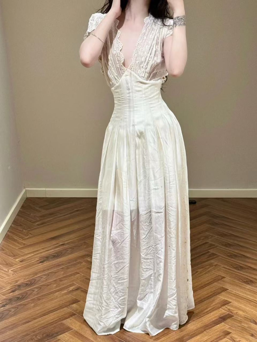 25SS embroidered dress