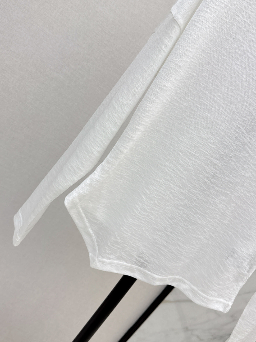 25ss off-shoulder shirt