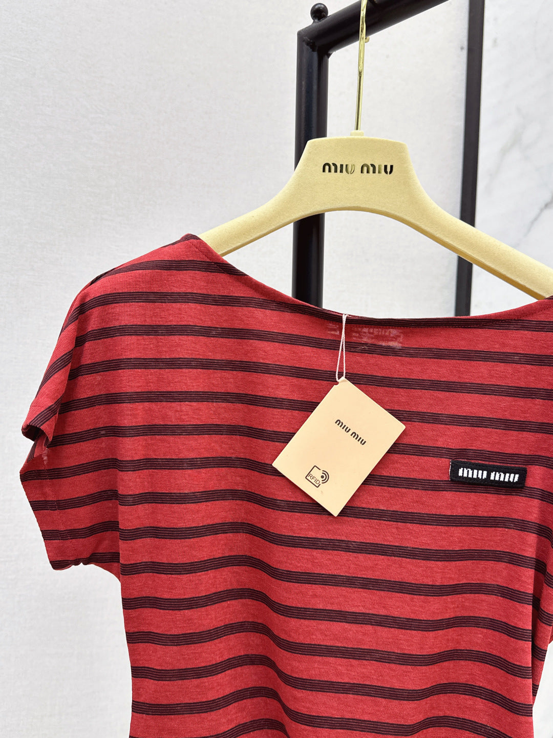 25ss off-shoulder t-shirt