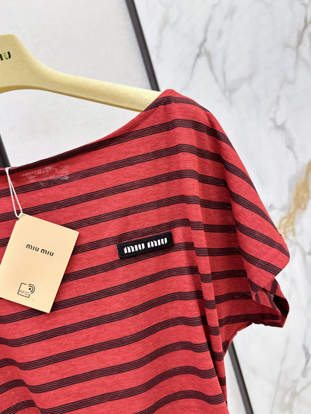 25ss off-shoulder t-shirt