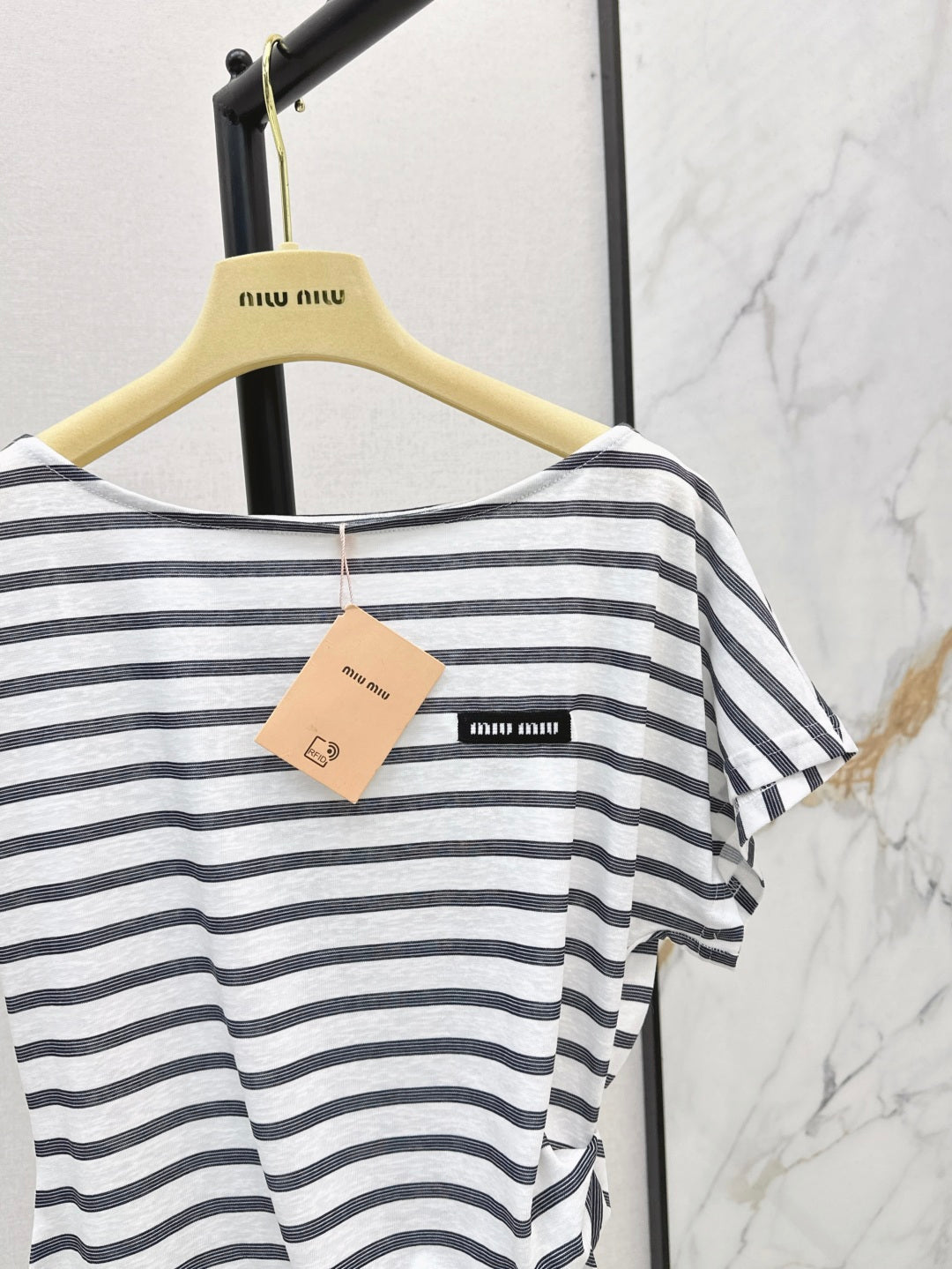 25ss off-shoulder t-shirt