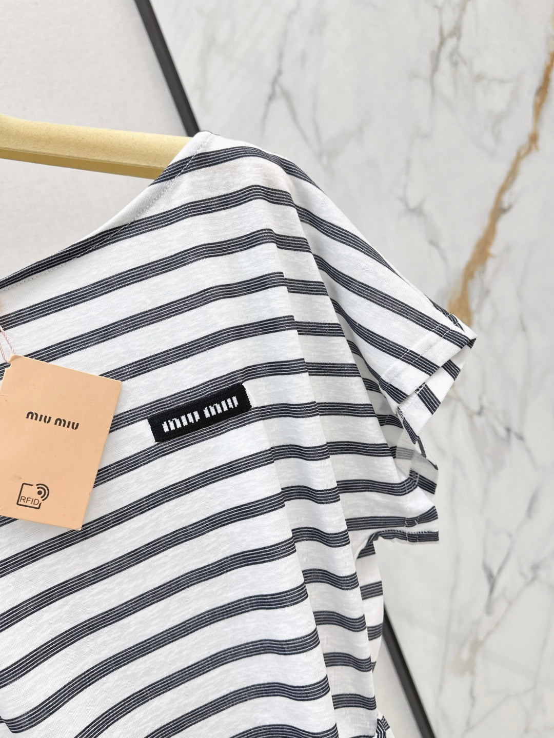 25ss off-shoulder t-shirt