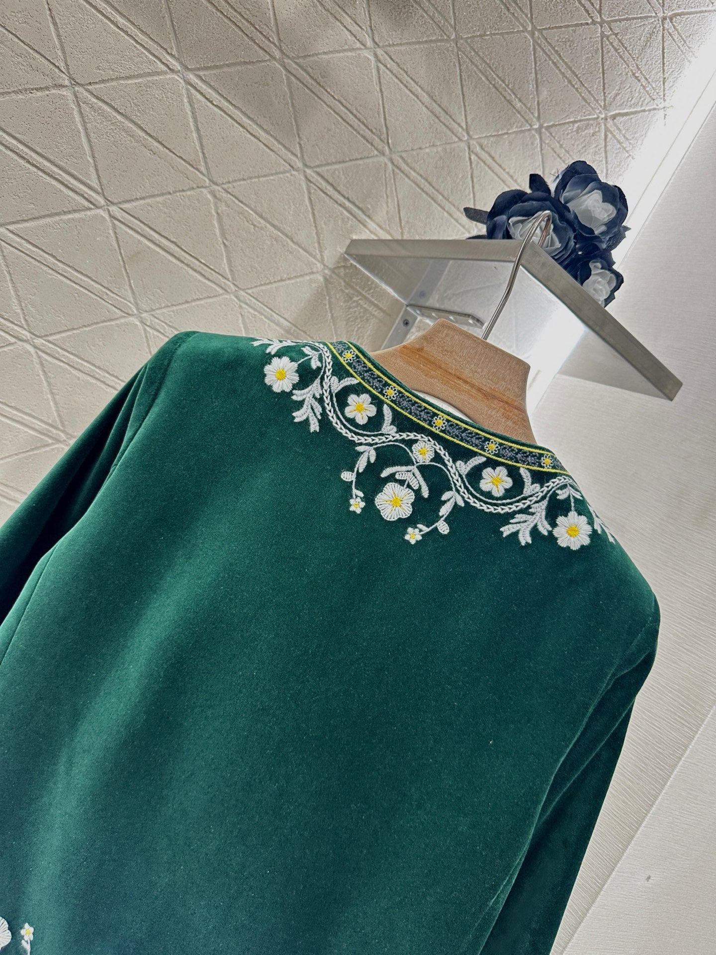 2025 new product Velvet embroidered jacket