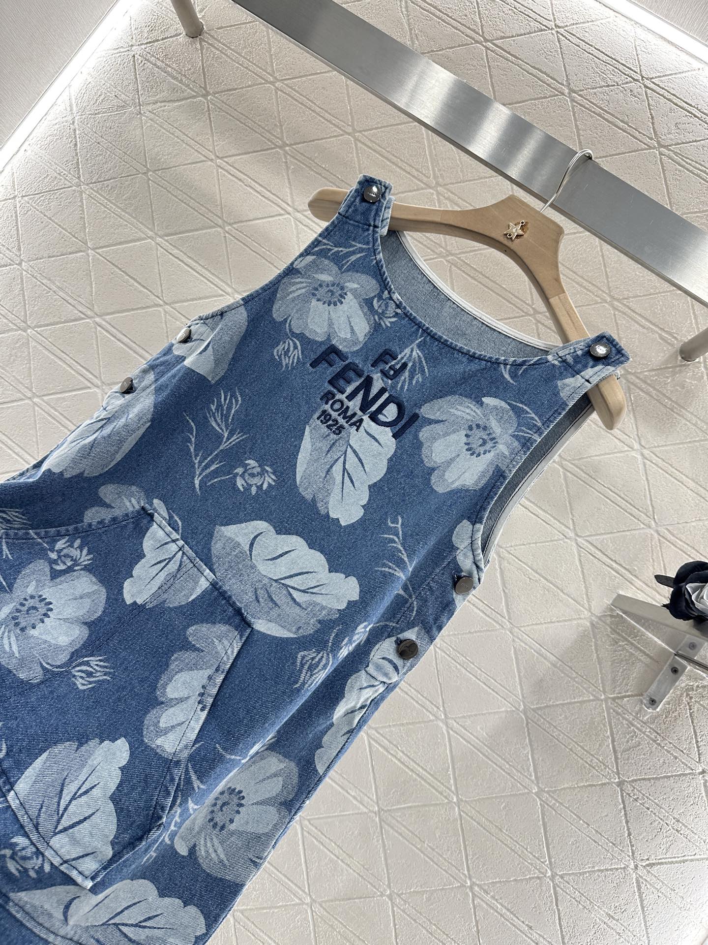 2025 new product Fishtail vest dress