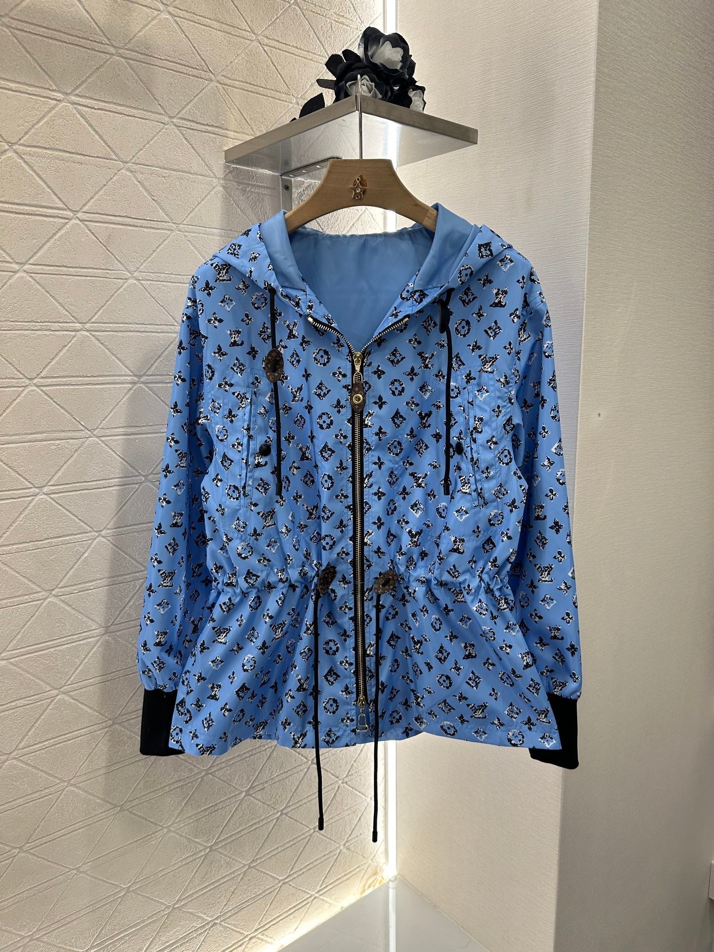 New Arrival Hooded Jacket and Shorts Set