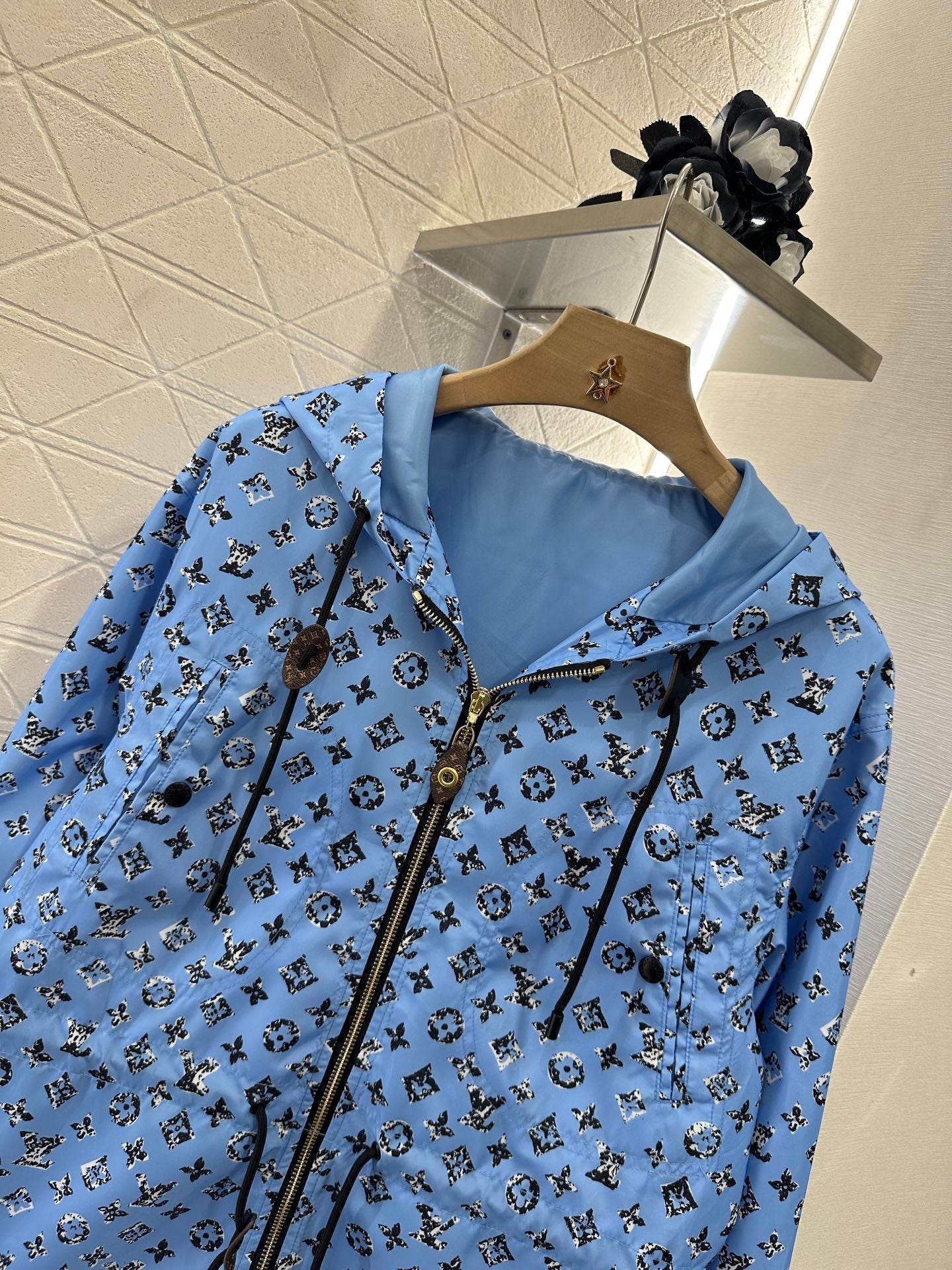 New Arrival Hooded Jacket and Shorts Set