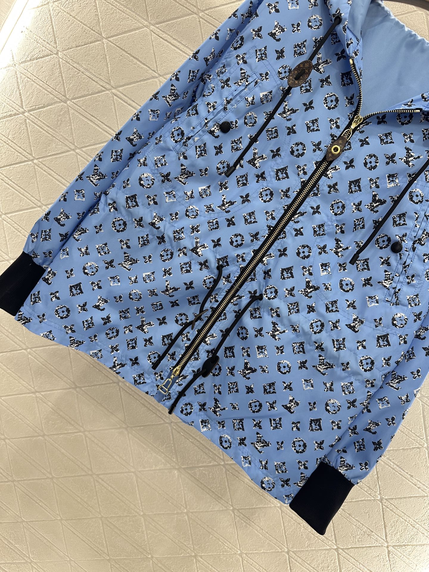 New Arrival Hooded Jacket and Shorts Set