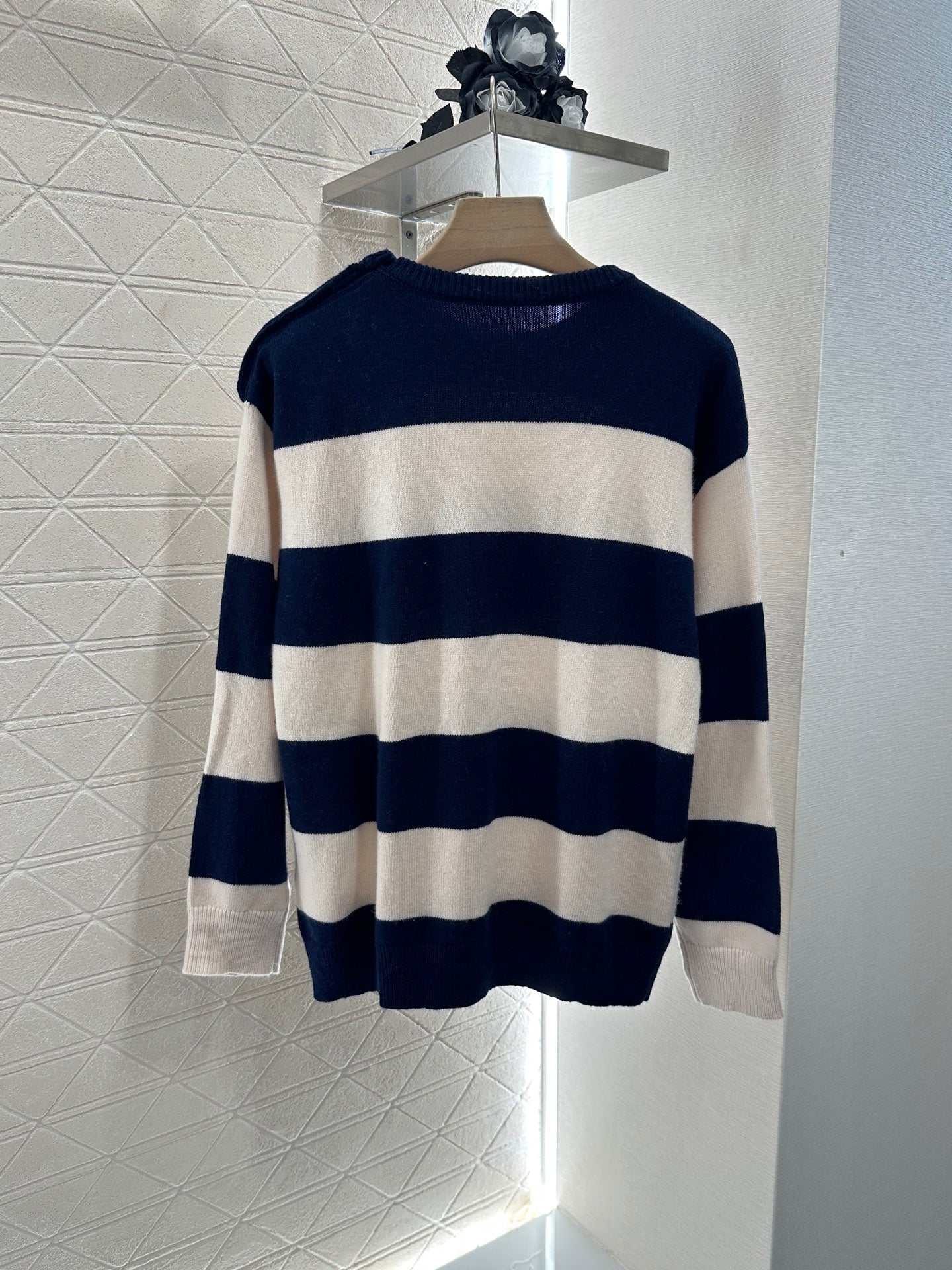 new product Striped crew neck sweater