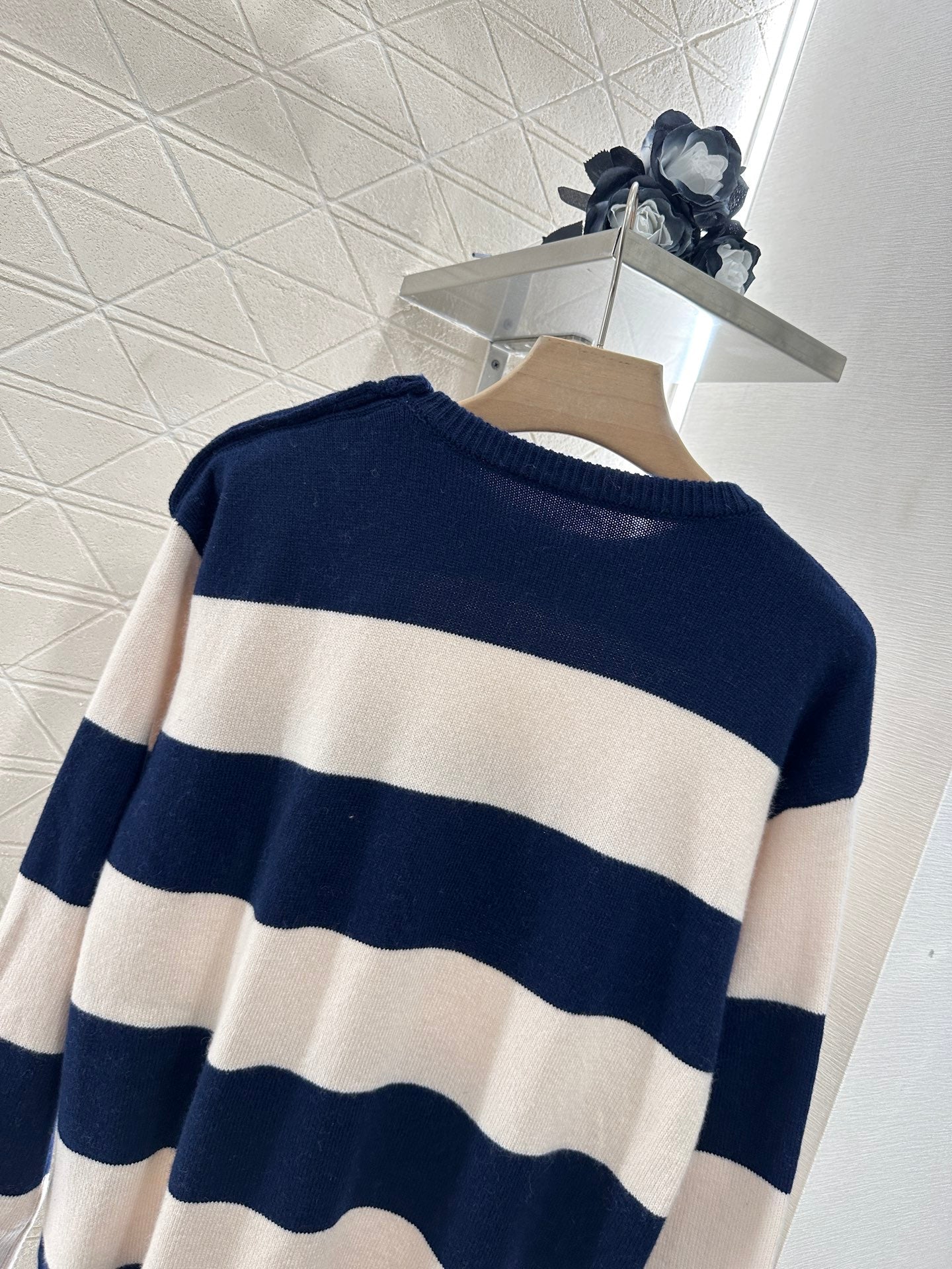 new product Striped crew neck sweater