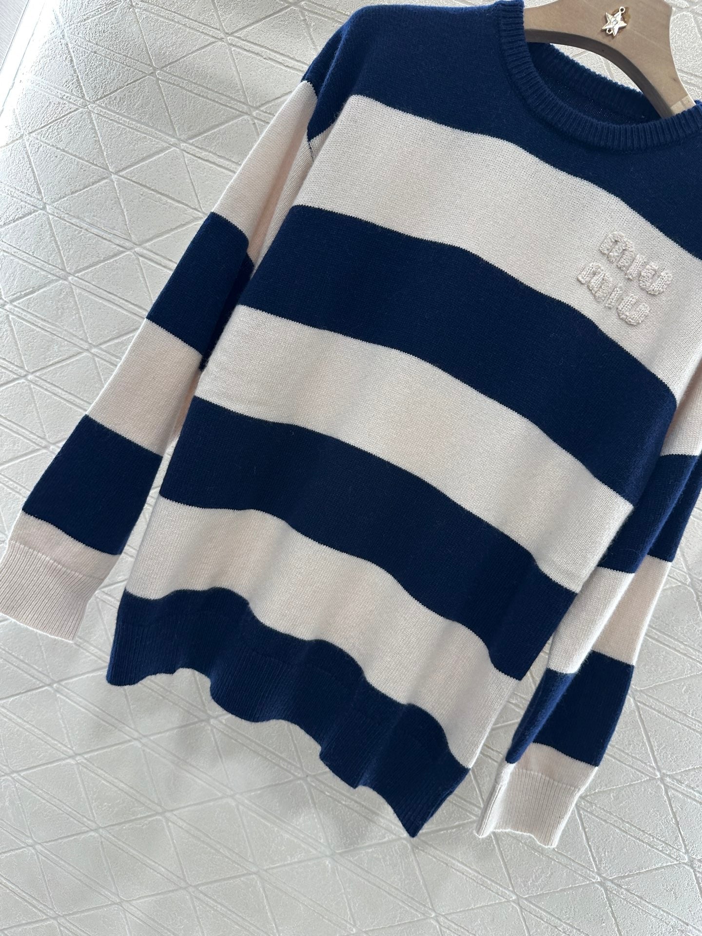 new product Striped crew neck sweater