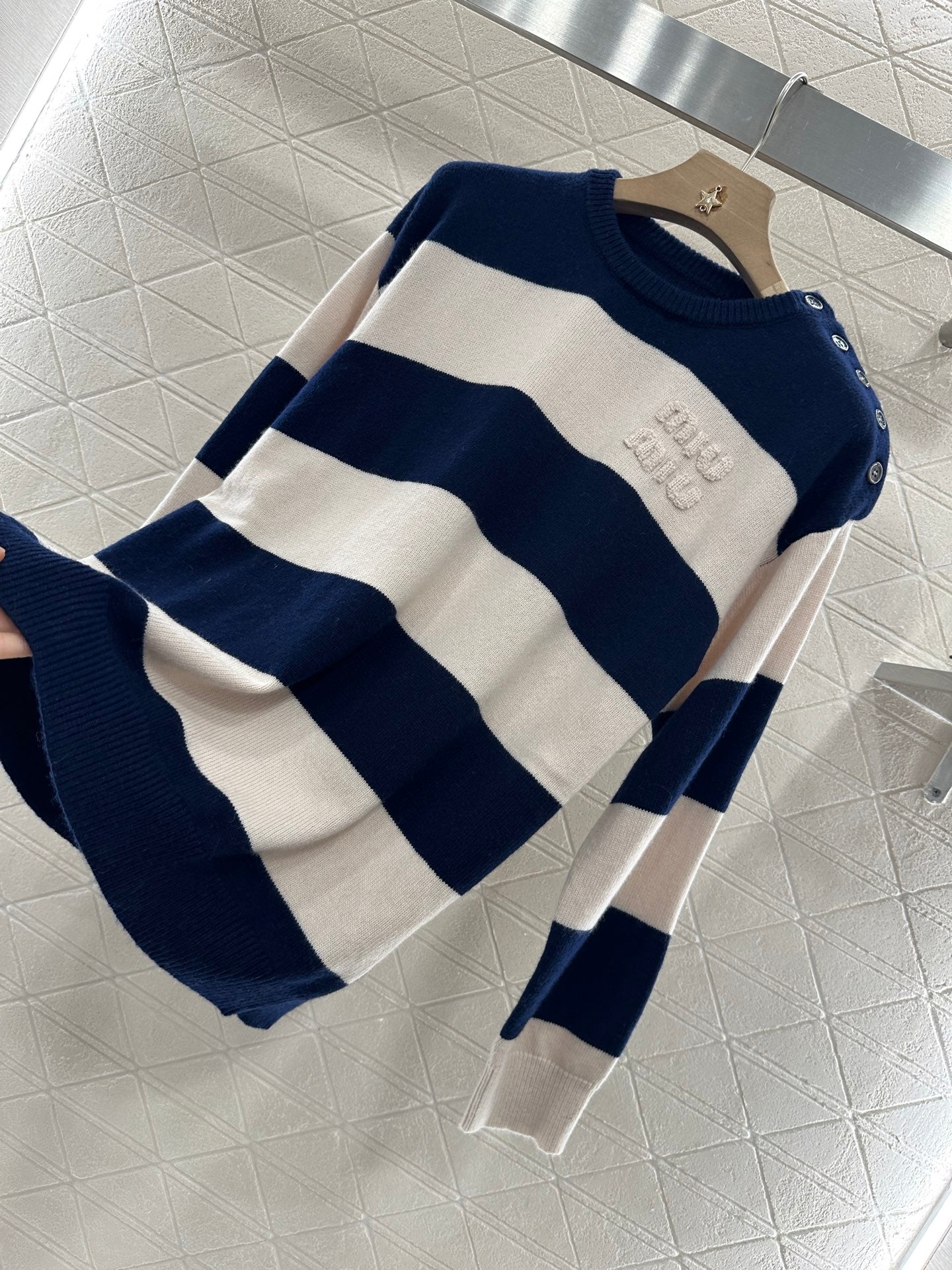 new product Striped crew neck sweater