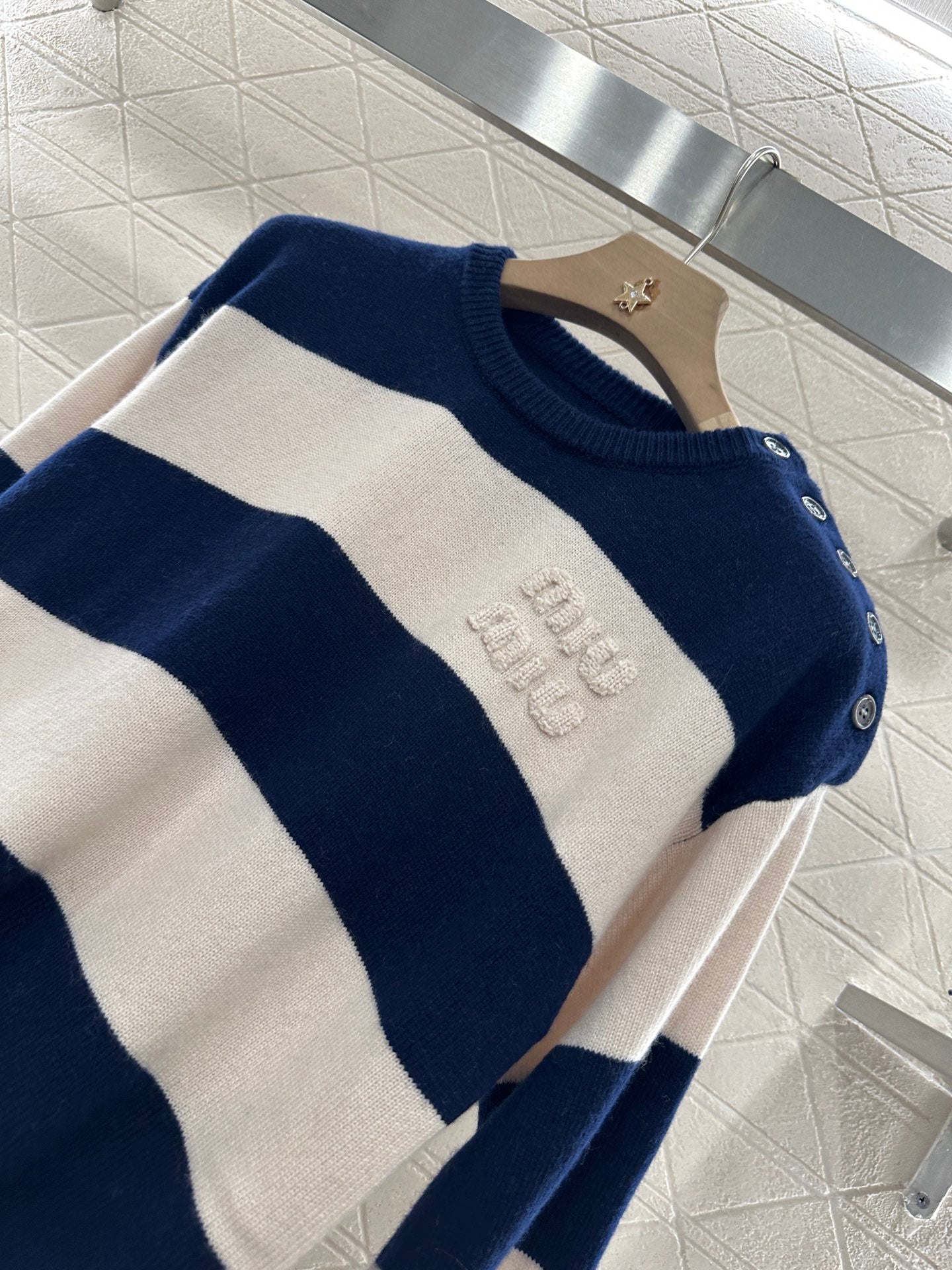 new product Striped crew neck sweater