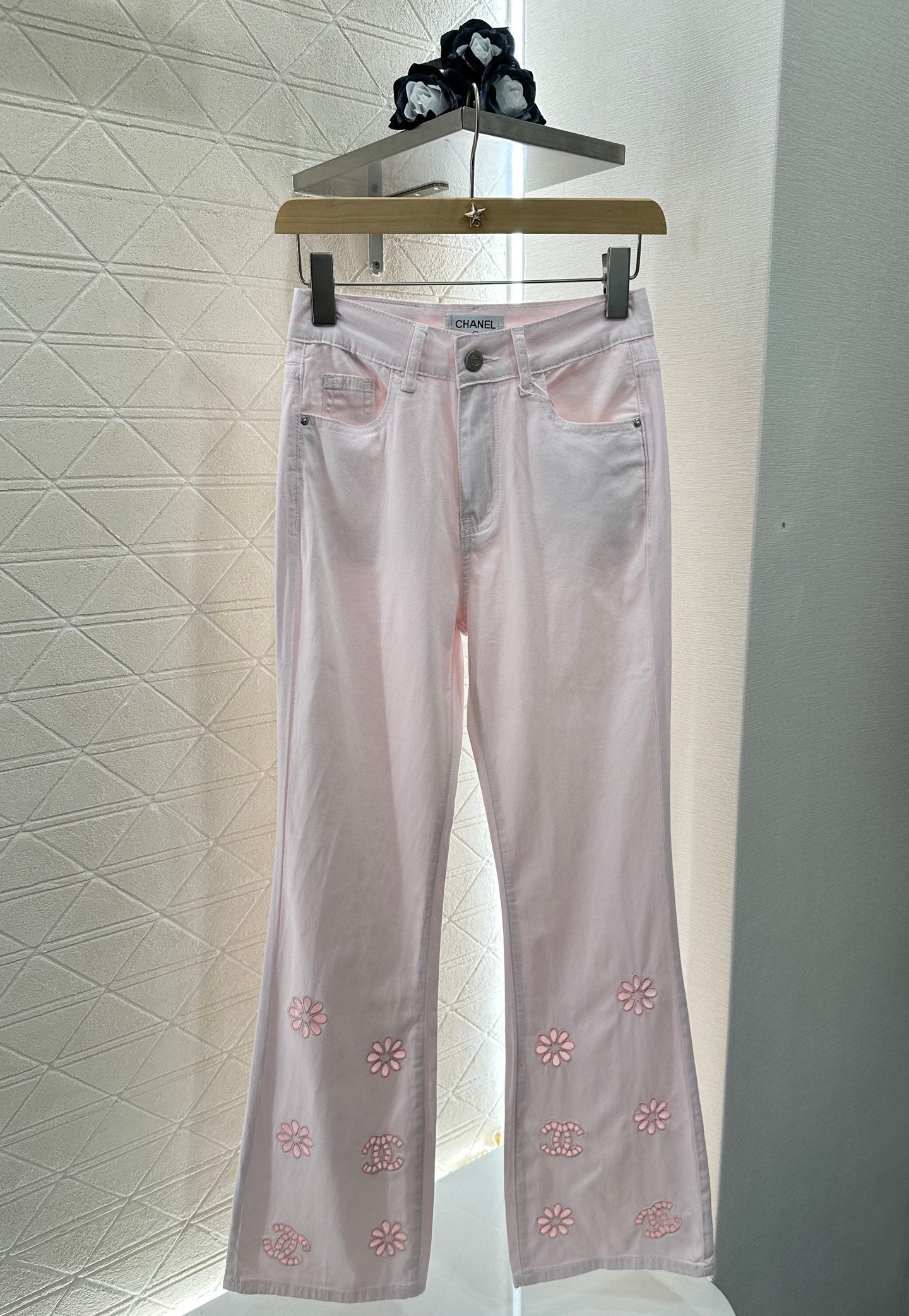 2025 new product Hollow embroidered jeans