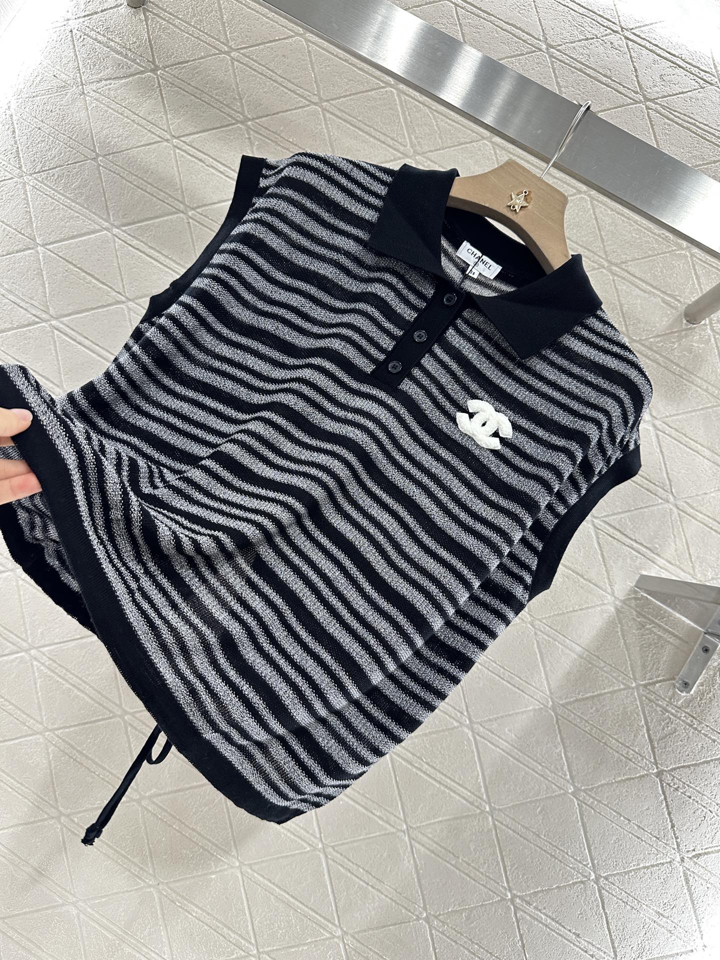 2025 new product Knitted sleeveless vest