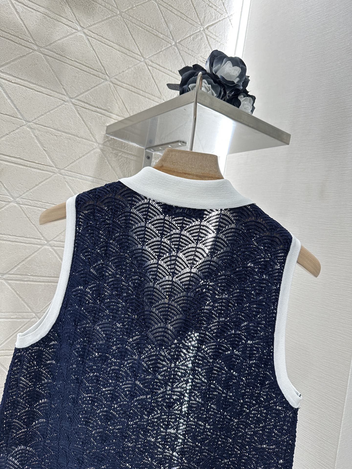 2025 new product Hollow knitted vest