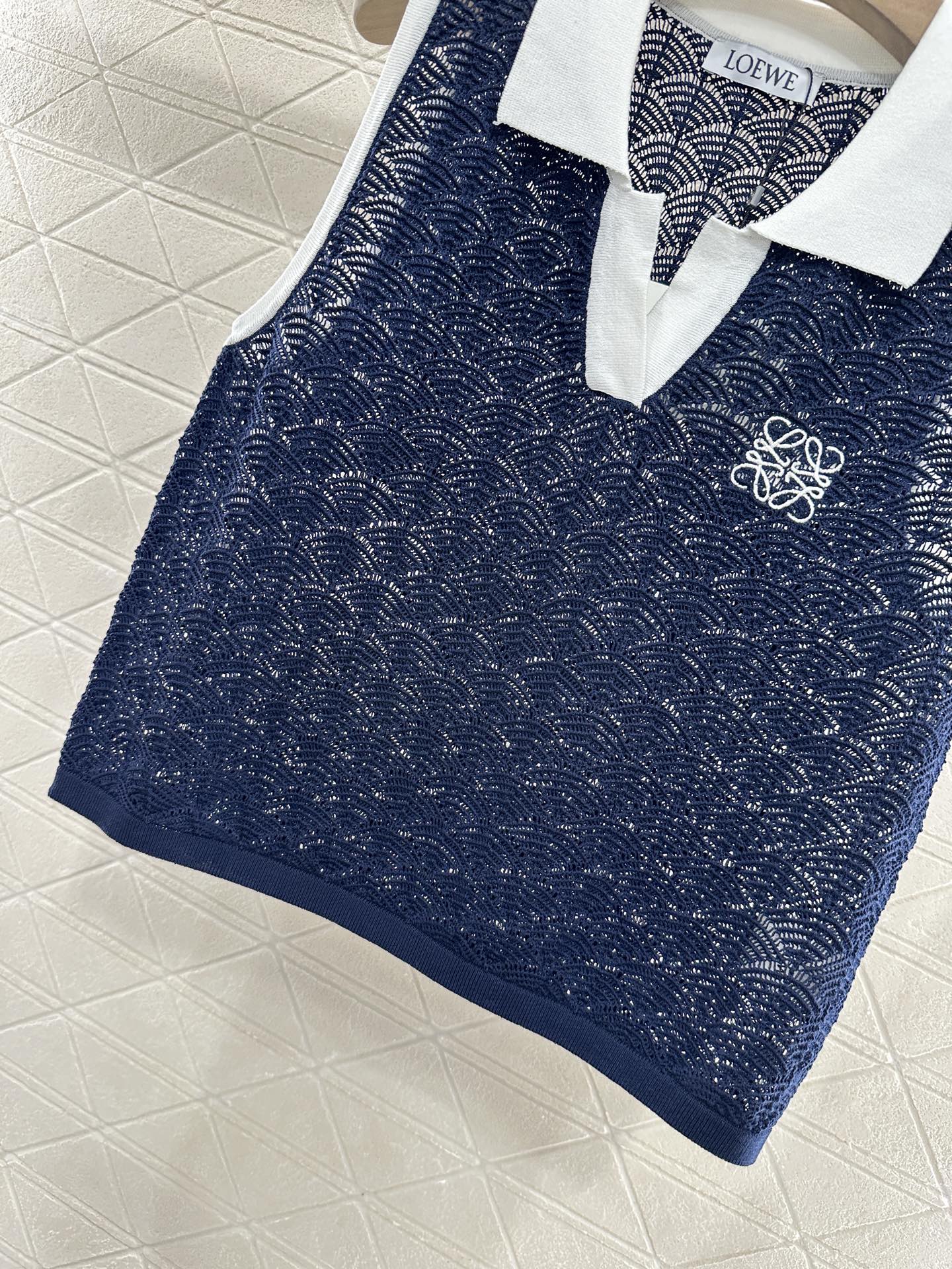 2025 new product Hollow knitted vest