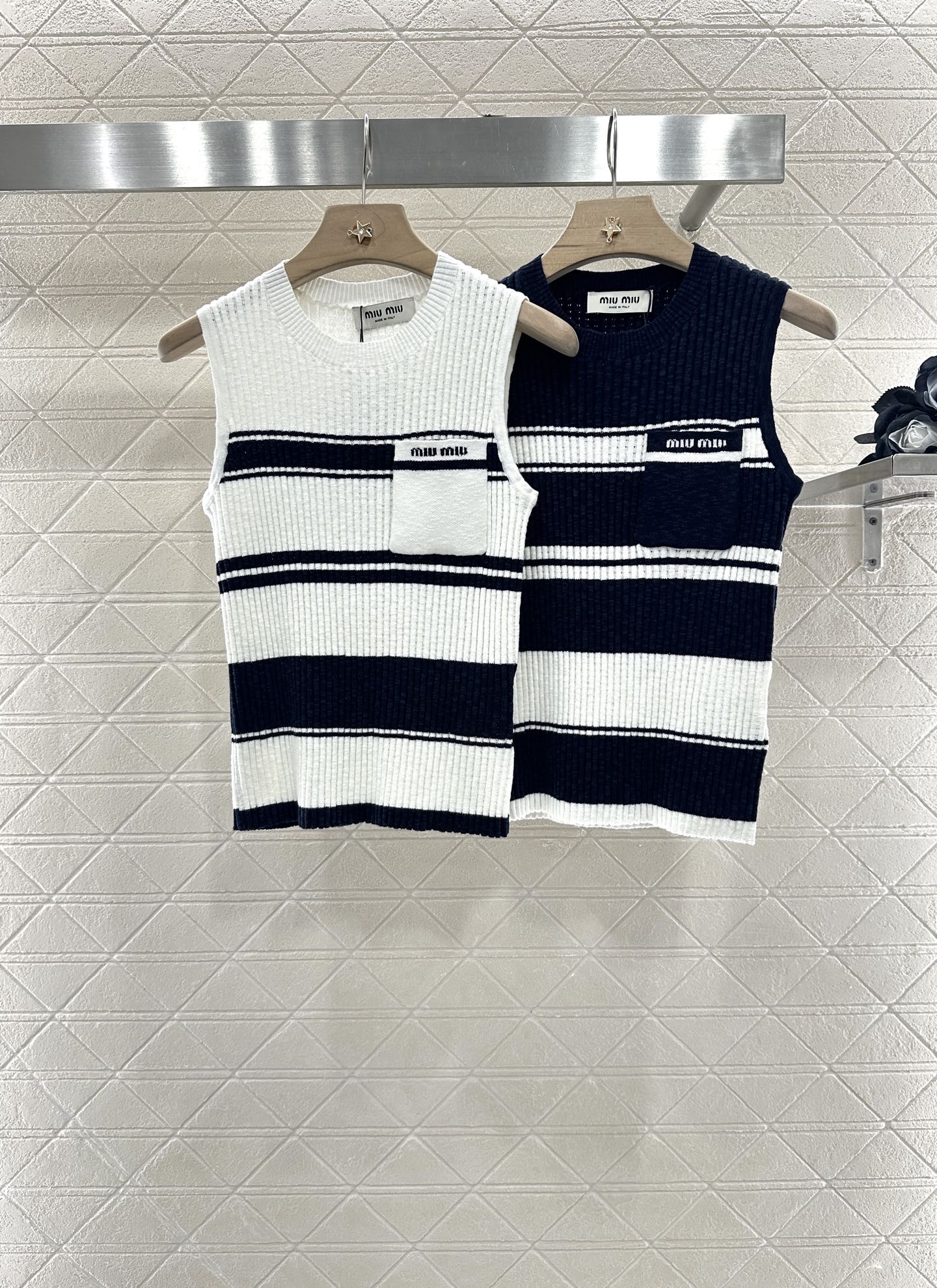 2025 new product Striped knitted vest