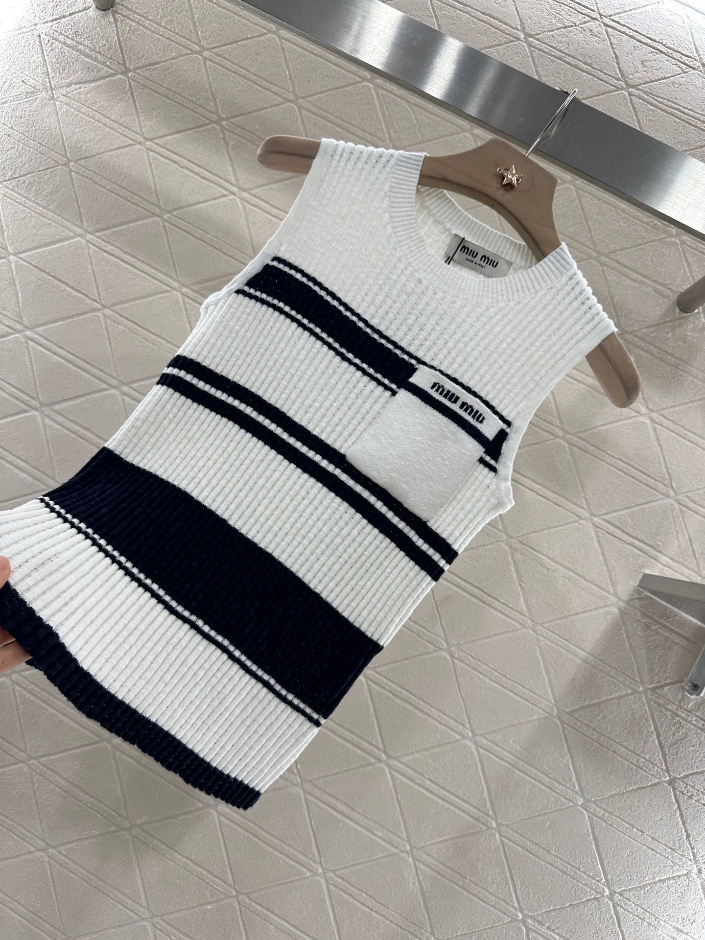 2025 new product Striped knitted vest
