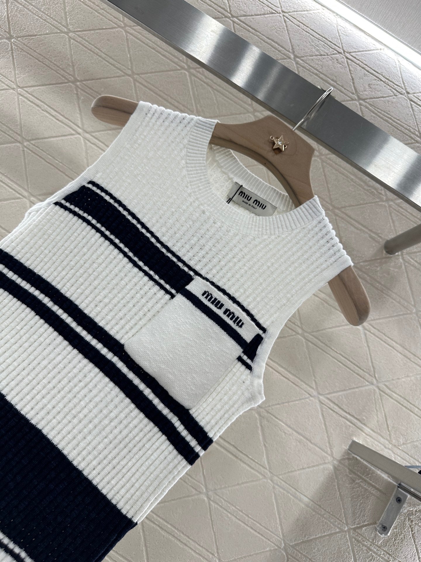 2025 new product Striped knitted vest