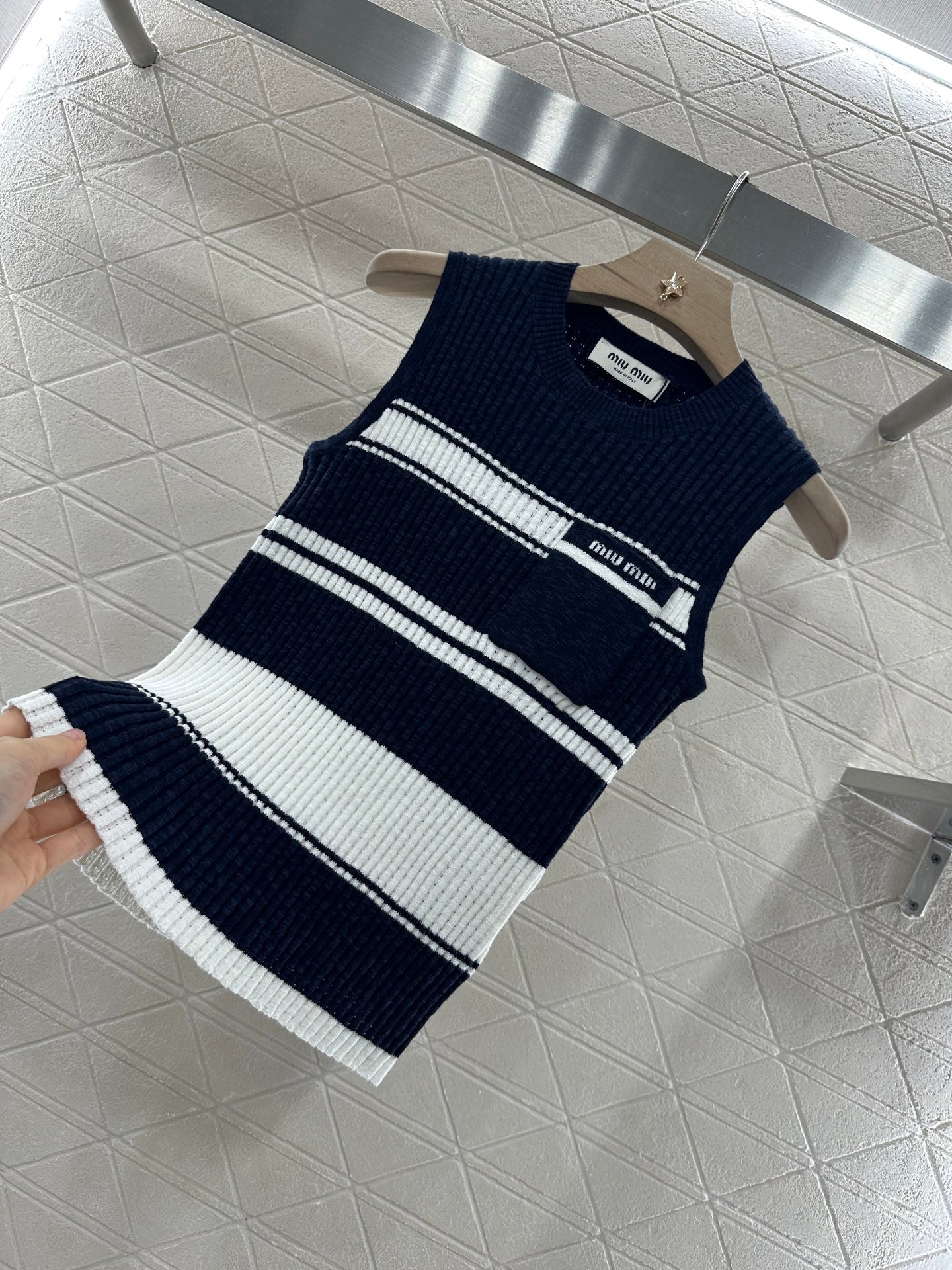 2025 new product Striped knitted vest