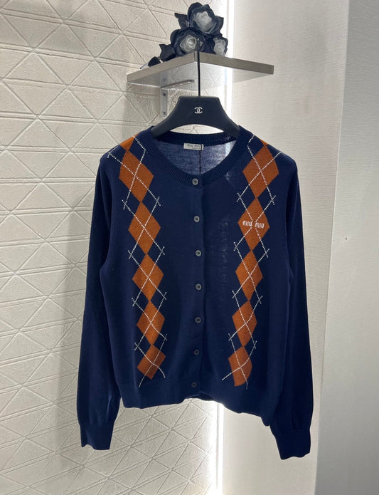 25 new product Diamond knitted cardigan