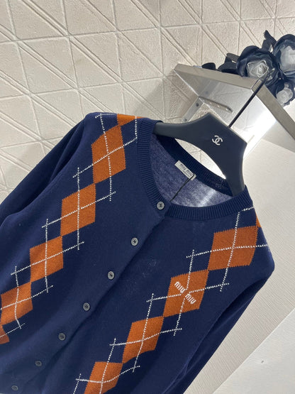 25 new product Diamond knitted cardigan