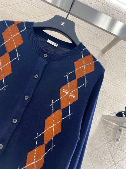 25 new product Diamond knitted cardigan