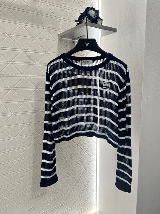 25 new product Knitted long-sleeved top