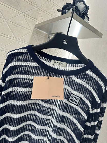 25 new product Knitted long-sleeved top