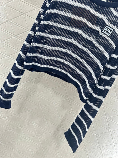 25 new product Knitted long-sleeved top