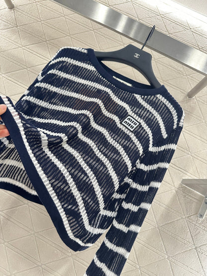 25 new product Knitted long-sleeved top