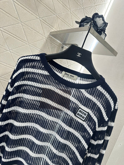 25 new product Knitted long-sleeved top