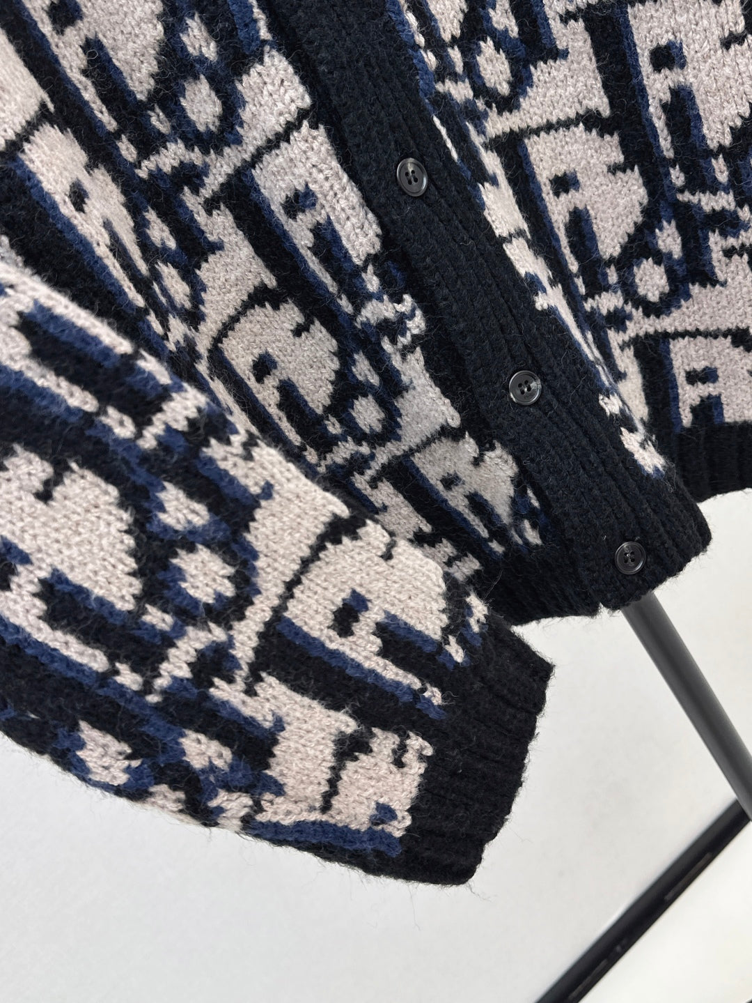 25fw jacquard cardigan