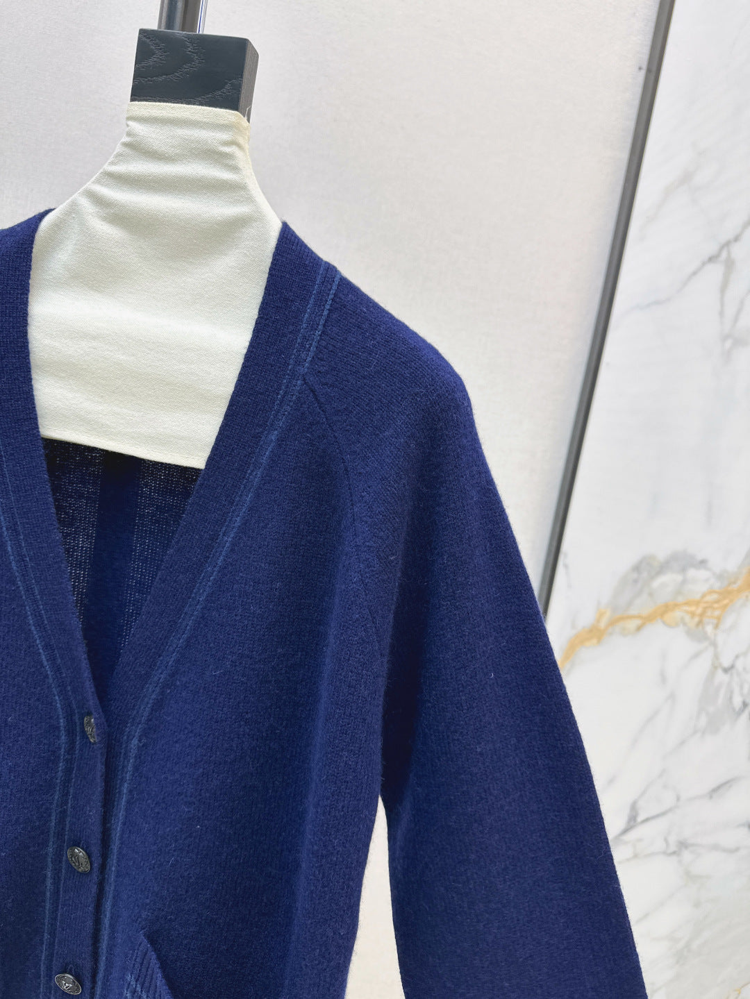 25fw knitted cashmere cardigan