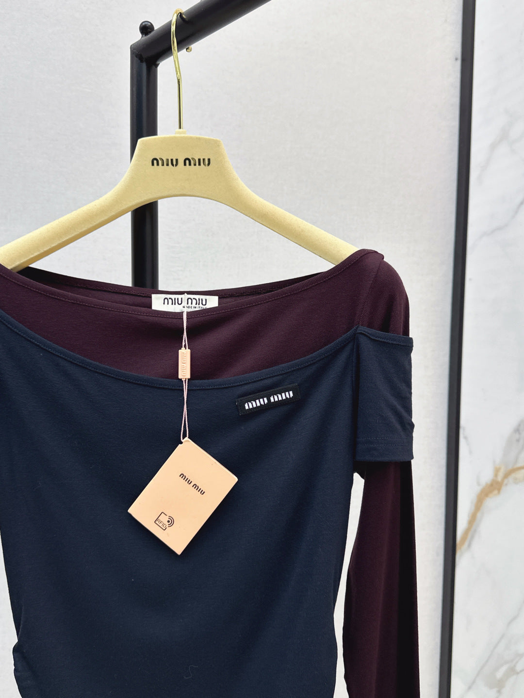 25fw off-shoulder shirt