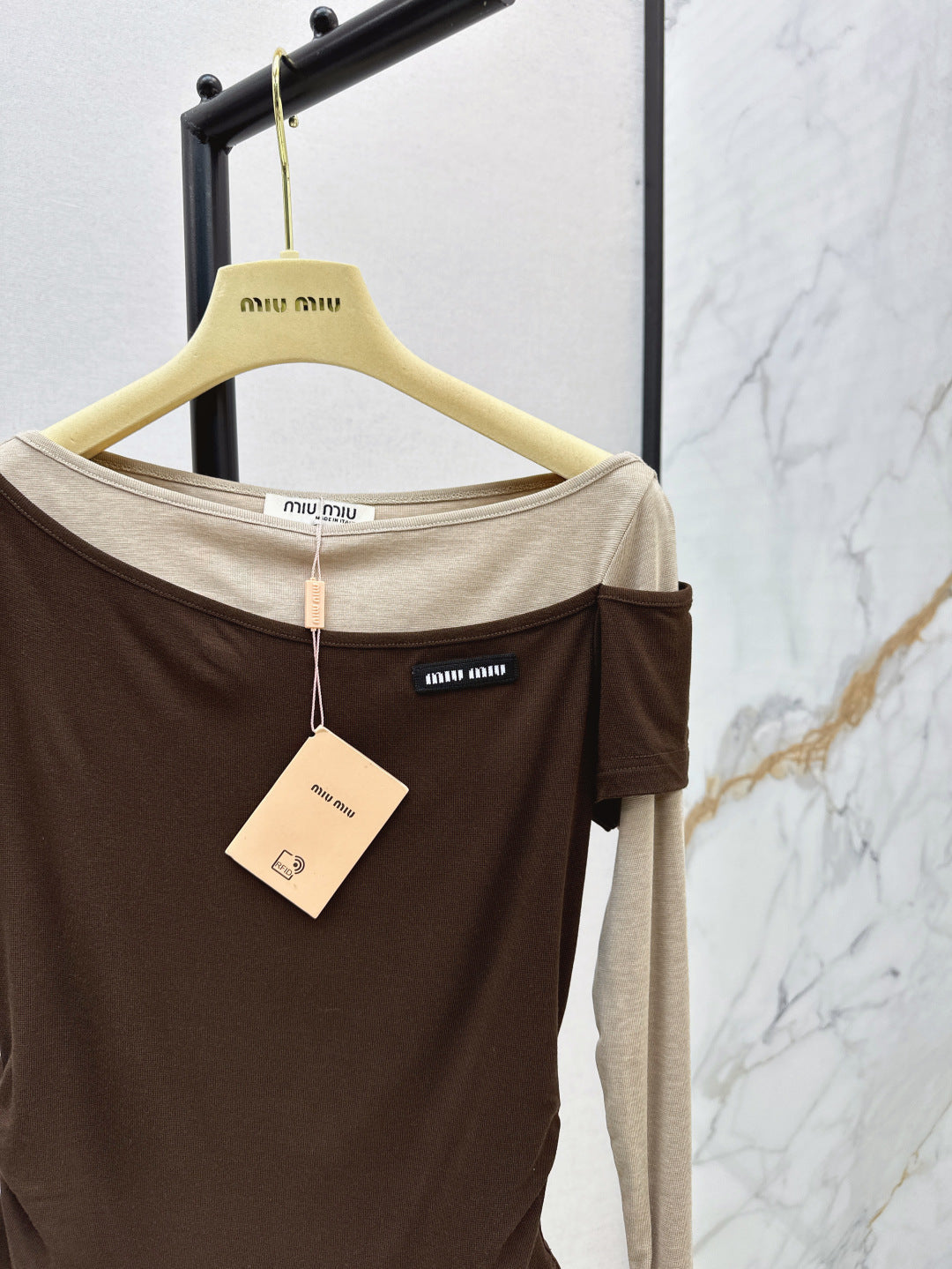 25fw off-shoulder shirt