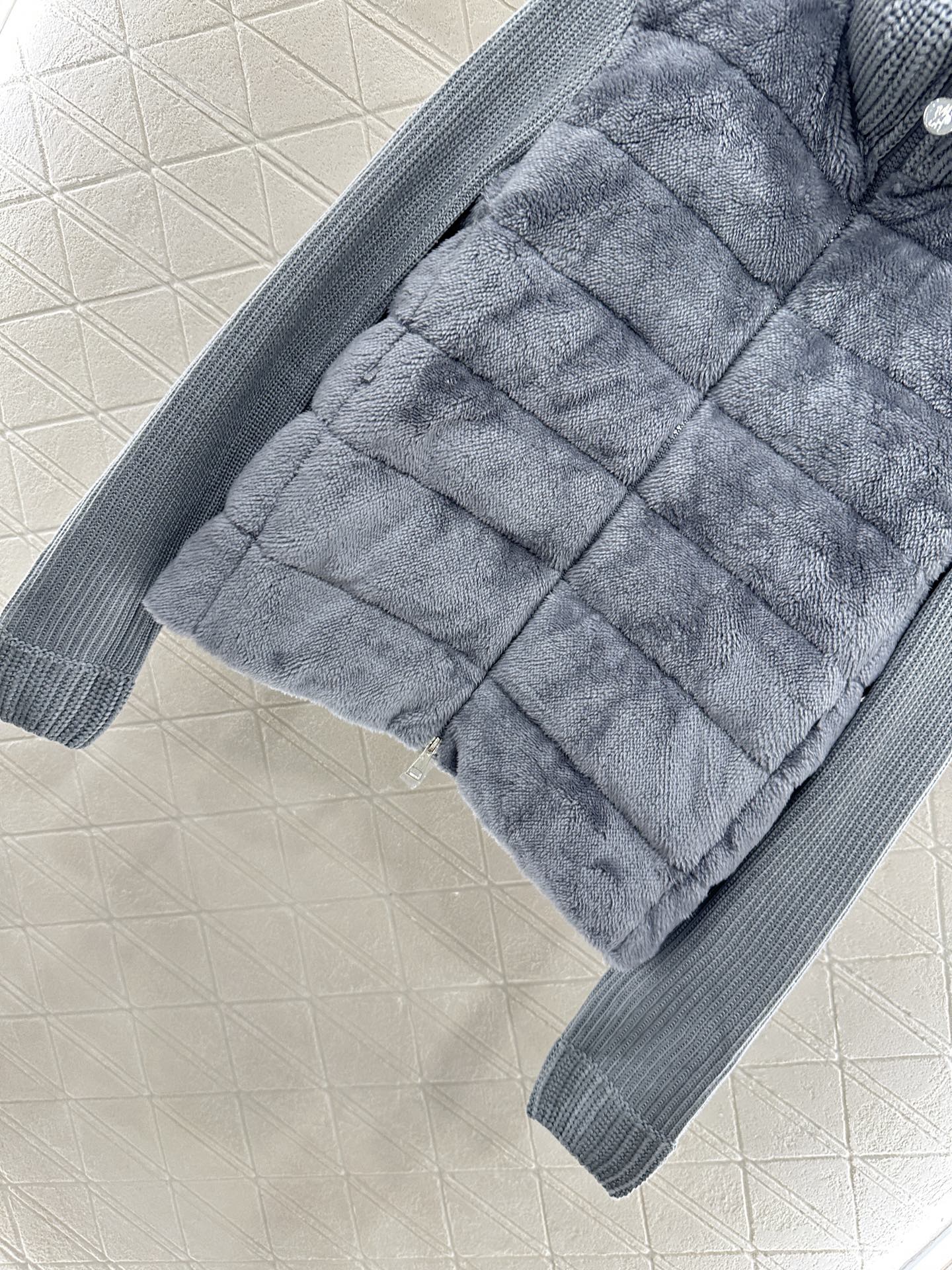 2025 New Arrival Zip-Up Down Jacket