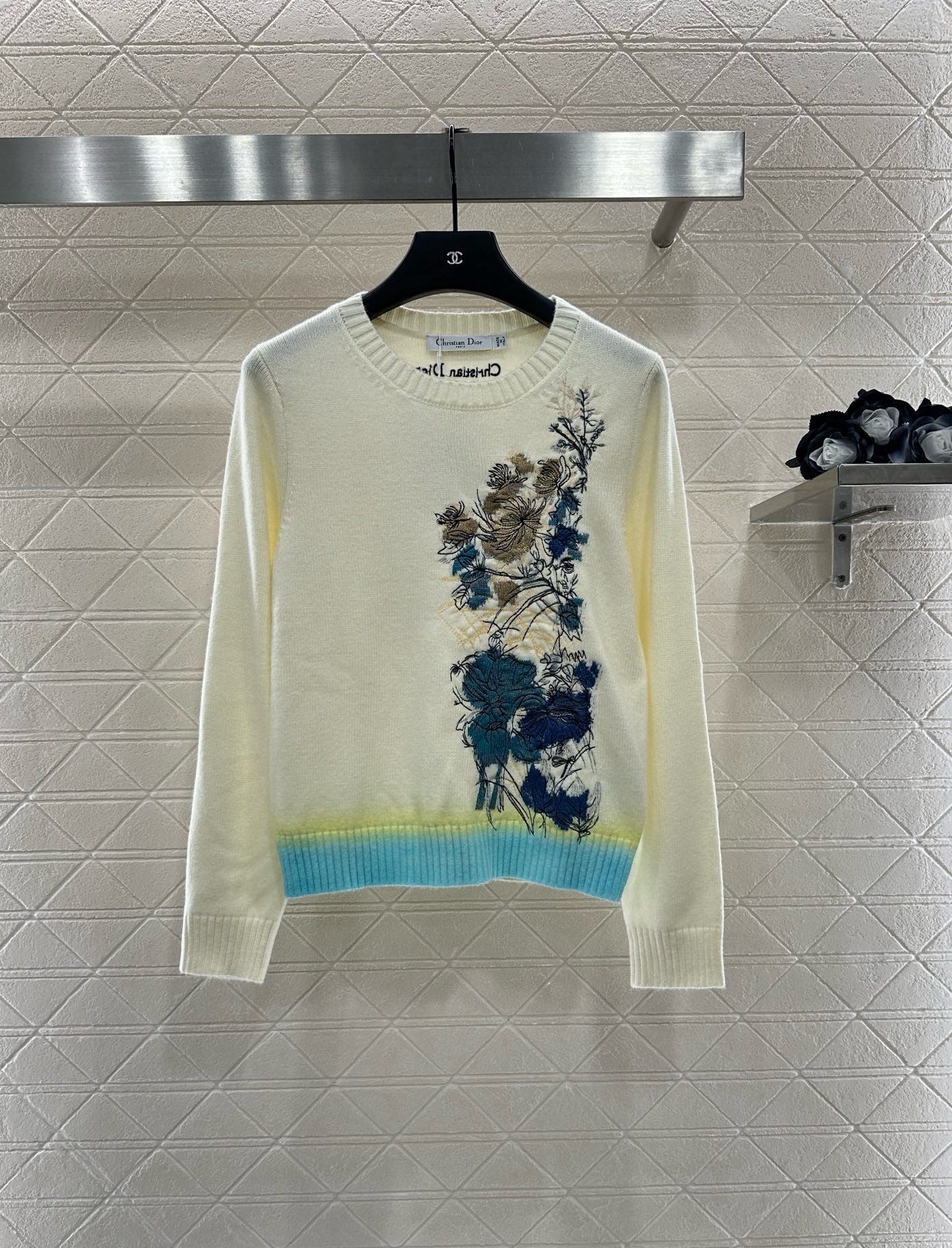 25 New Arrival Embroidered Sweater