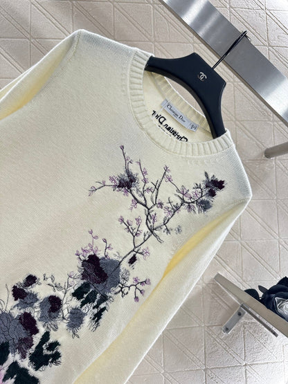 25 New Arrival Embroidered Sweater