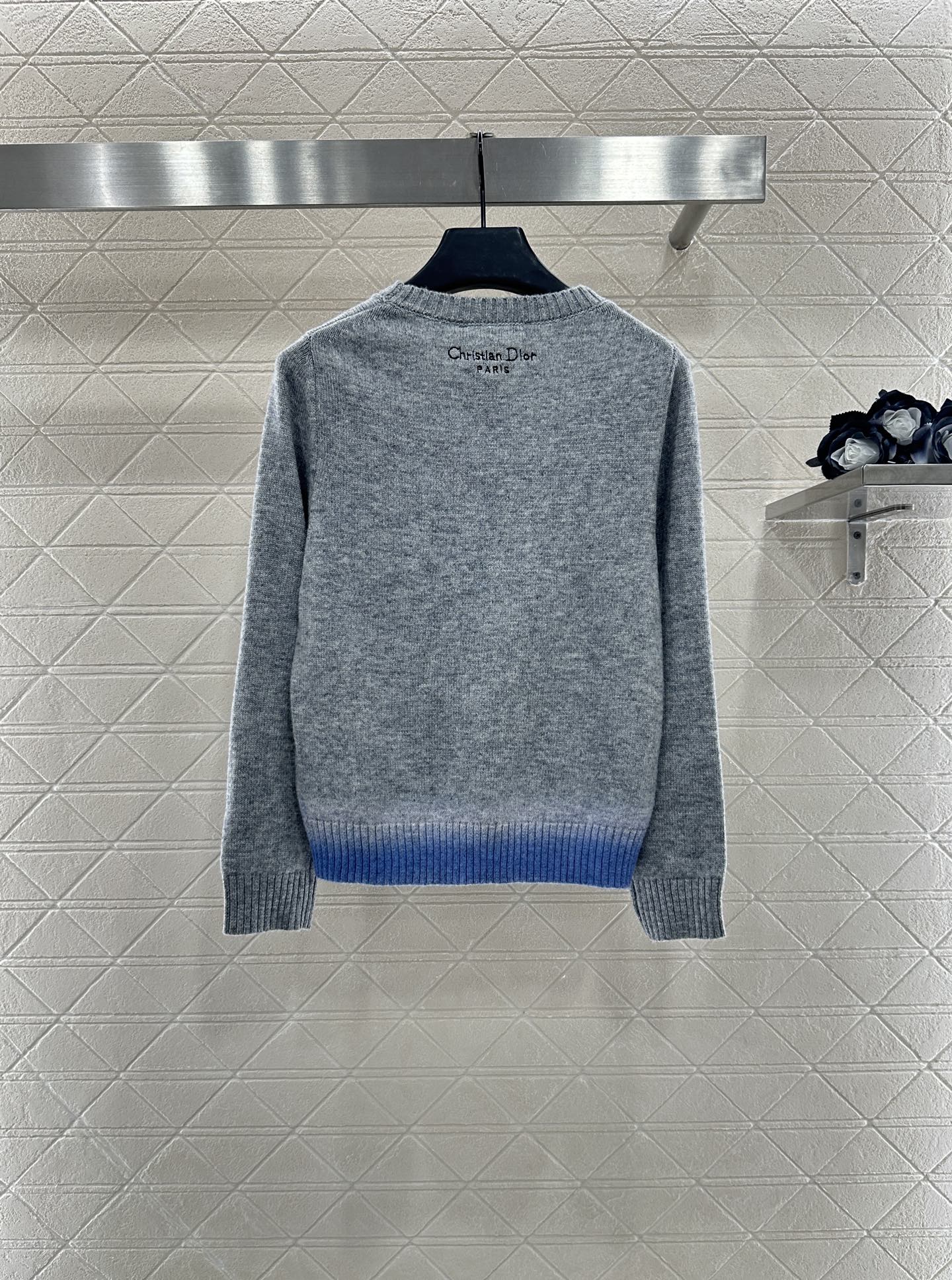 25 New Arrival Embroidered Sweater